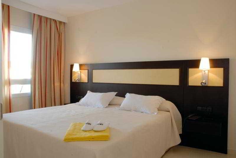 Hotel Illot Suites Кала-Ратхада Екстер'єр фото