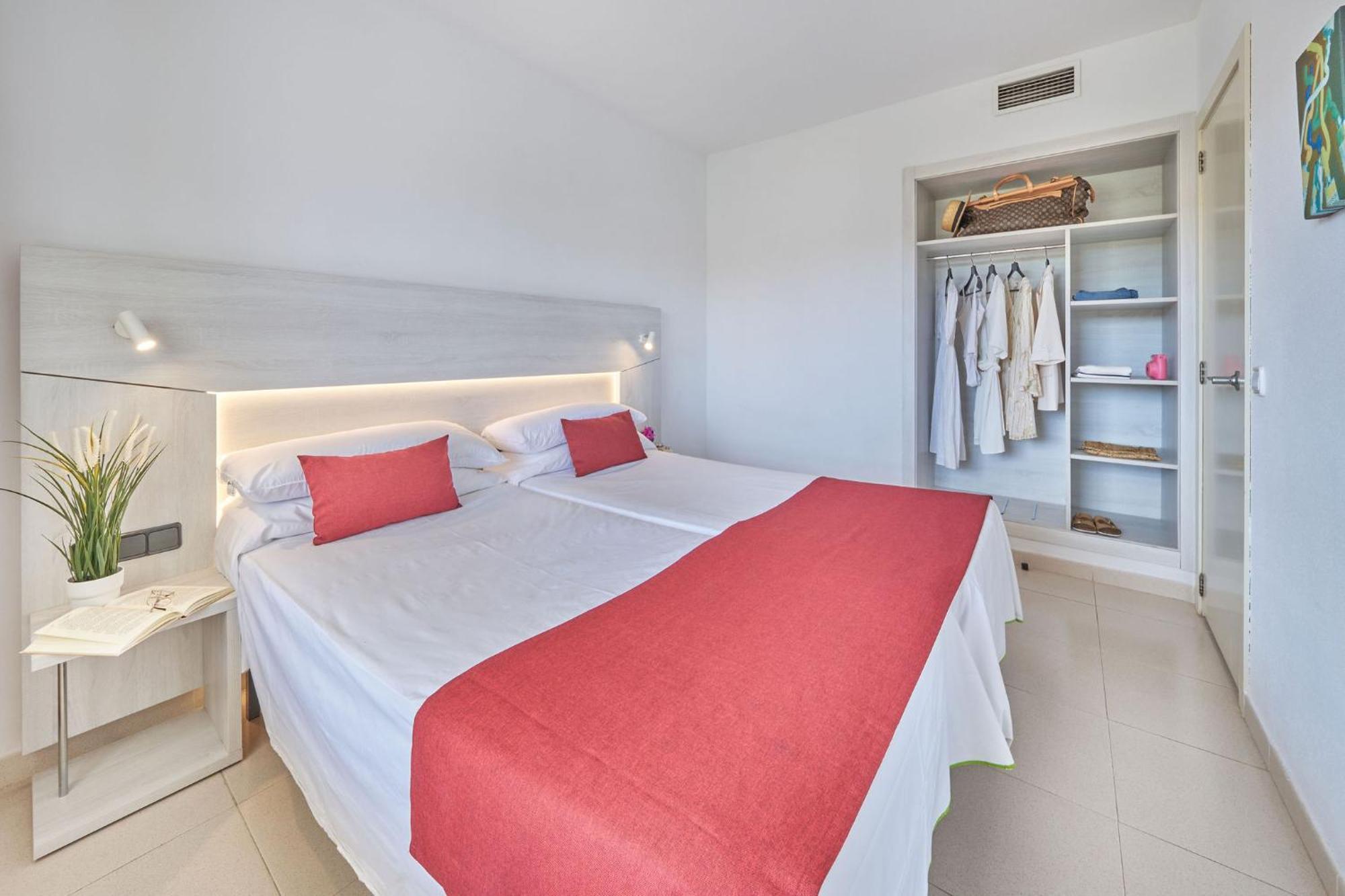 Hotel Illot Suites Кала-Ратхада Екстер'єр фото