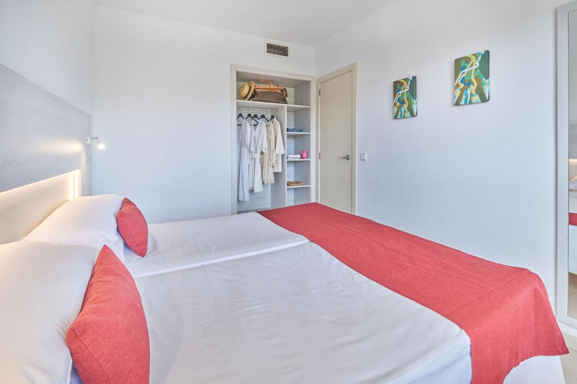 Hotel Illot Suites Кала-Ратхада Екстер'єр фото