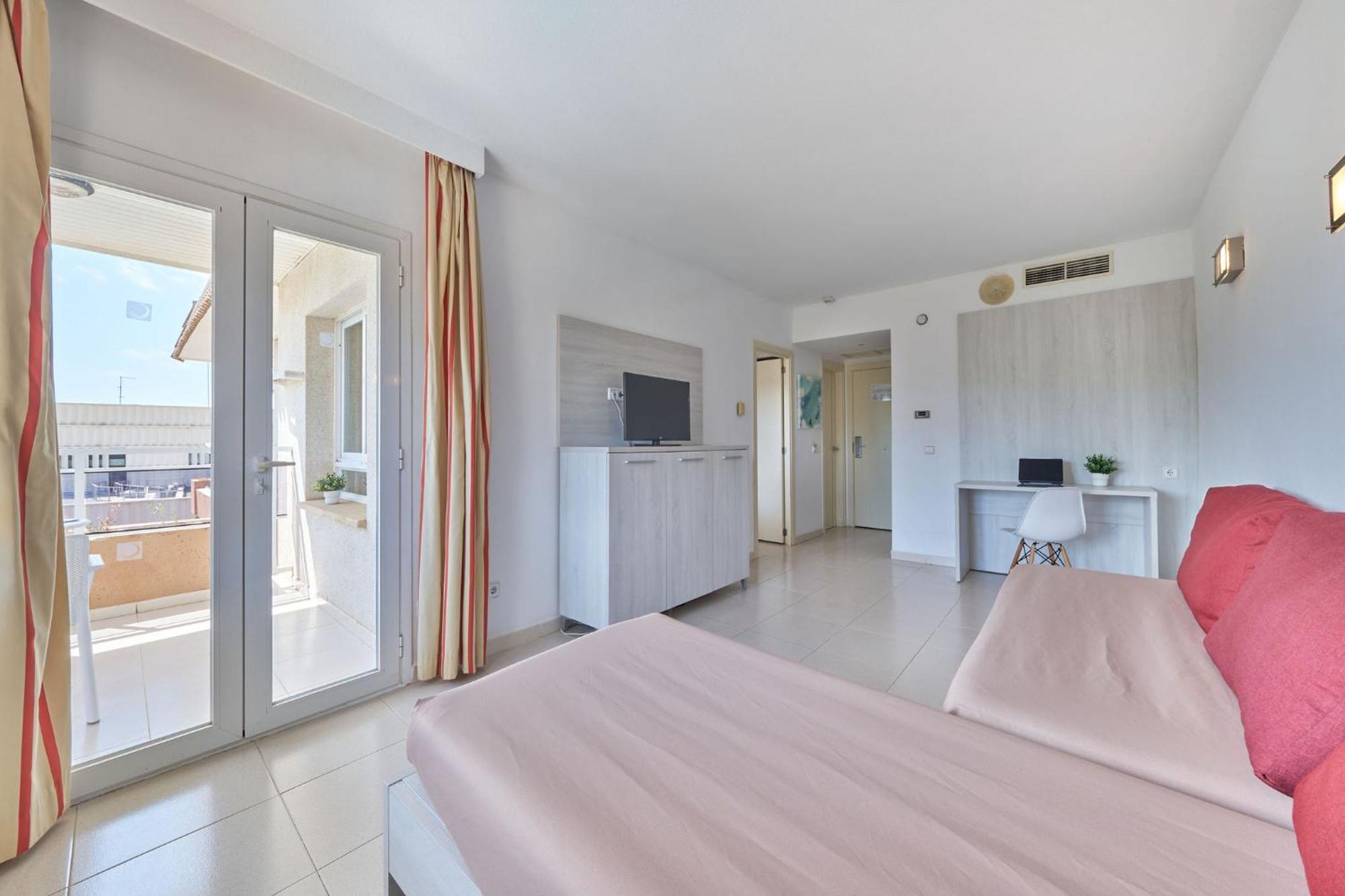 Hotel Illot Suites Кала-Ратхада Екстер'єр фото