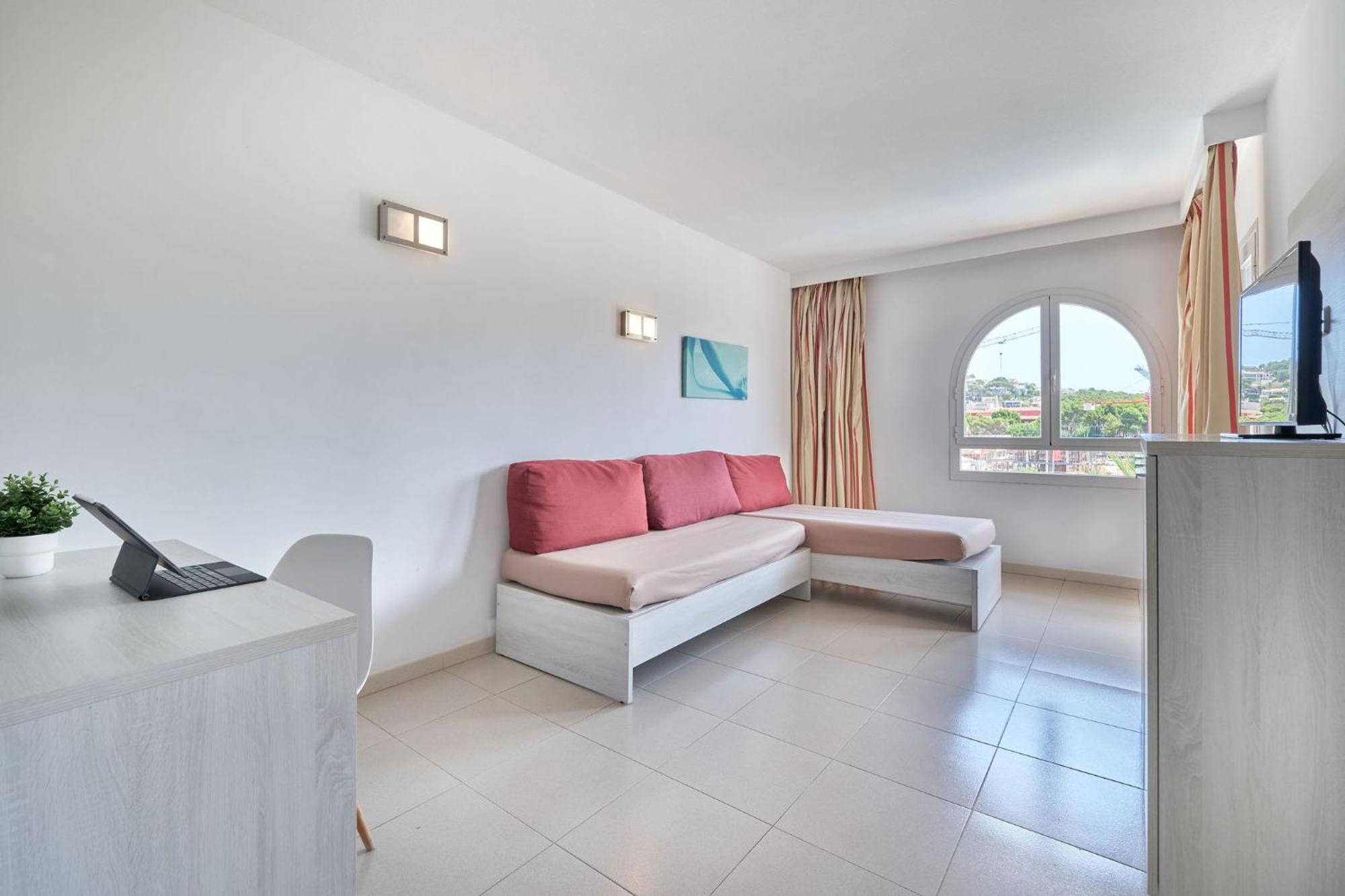 Hotel Illot Suites Кала-Ратхада Екстер'єр фото